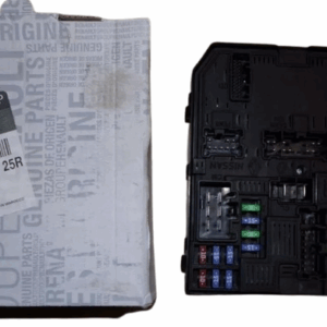 Skrzynka Bezpieczników Renault Dacia 284B68425R Oryginał 284B68425R