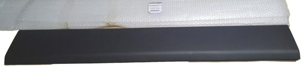 Listwa Prawa Renault Opel Nissan 8287600Q0A Oryginał ORG 8287600Q0A