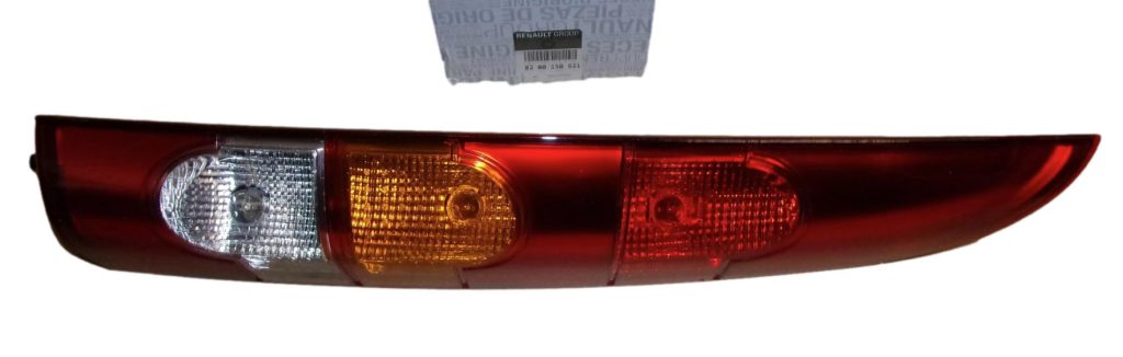 Lampa Tylna Prawa Renault Dacia 8200150621 Oryginał 8200150621