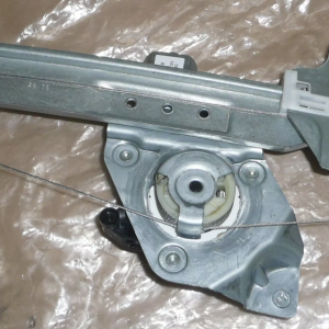 Podnośnik Szyby Lewy Przód Renault Dacia 807213506R Oryginał 807213506R