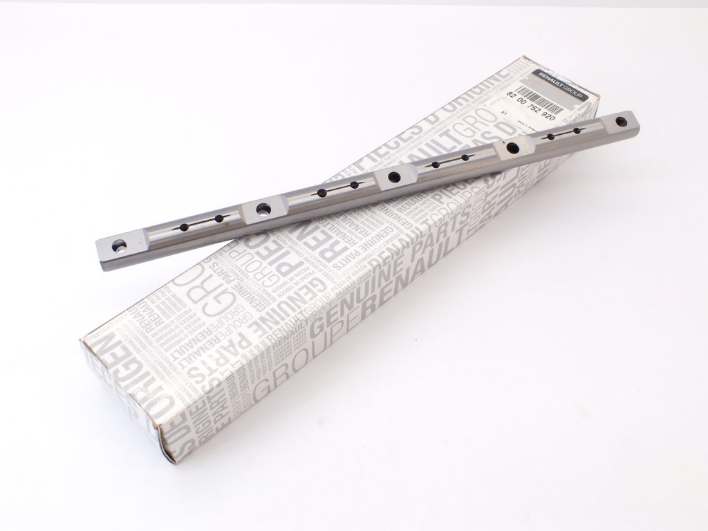 Wałek Oś Dźwigienek Zaworowych Renault Dacia 8200752920 Oryginał 8200752920