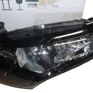 Reflektor Renault Dacia 260602545R Oryginał 260602545R